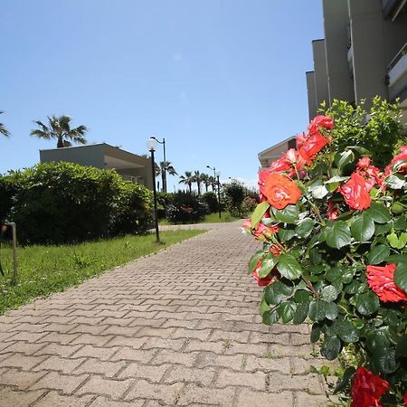 Residence Le Palme Montesilvano Exterior photo