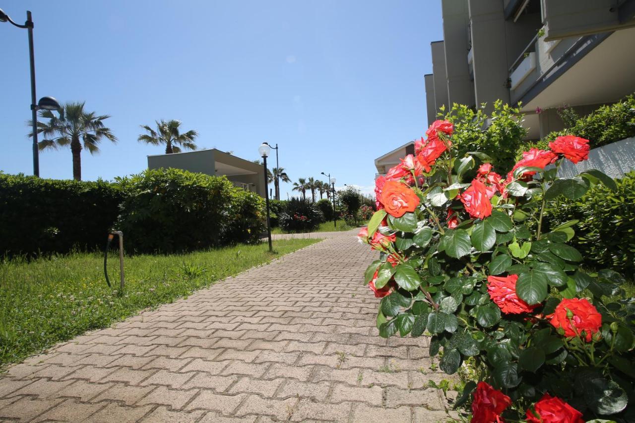 Residence Le Palme Montesilvano Exterior photo